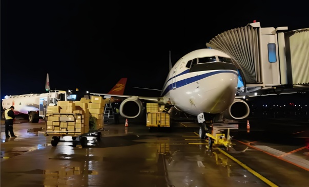 銀川機(jī)場貨運,快遞怎么樣才能空運